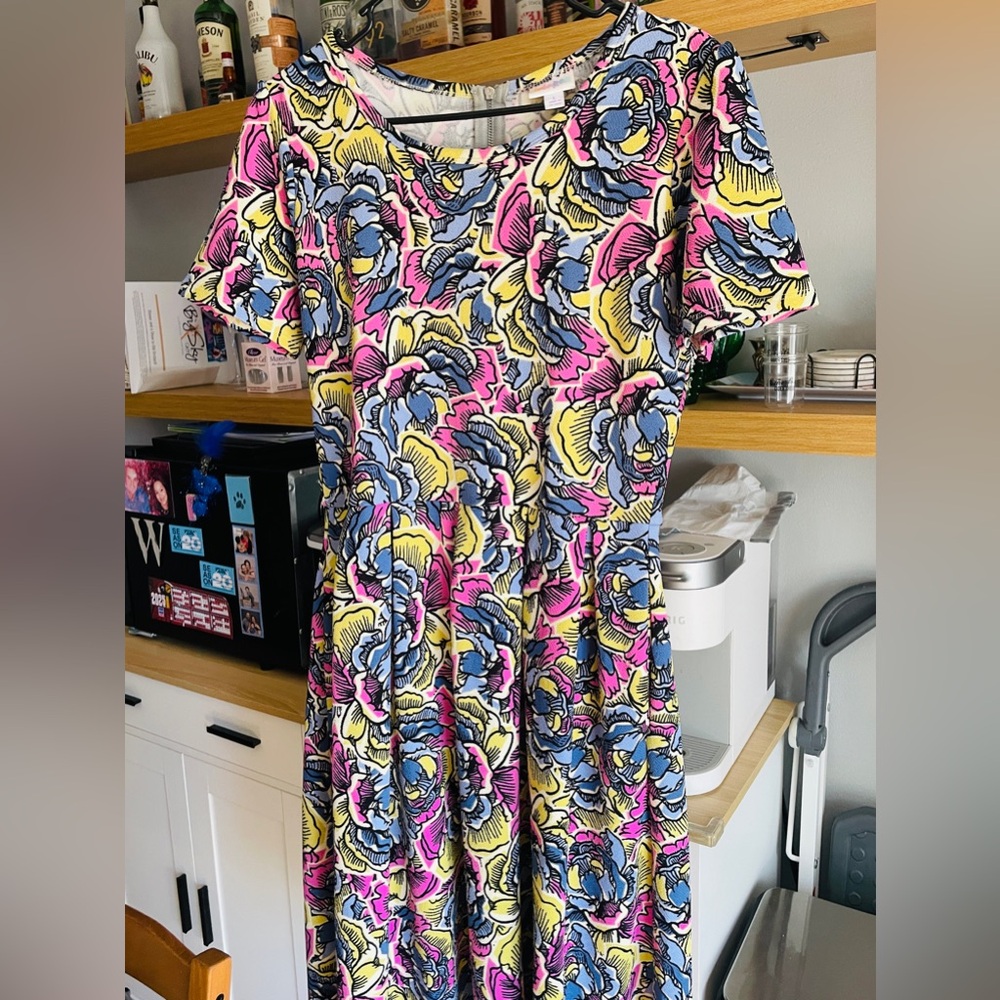 EUC LuLaRoe Amelia Dress (Has Pockets!!)